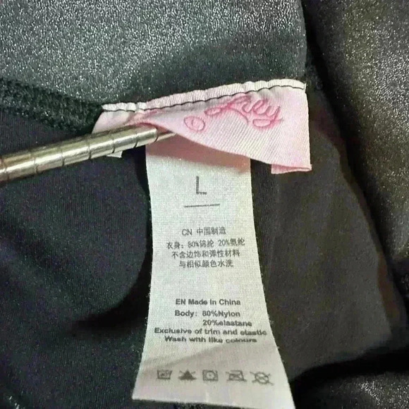 NWOT Pink Lily Faux Leather Leggings - Large - Picture 4 of 5